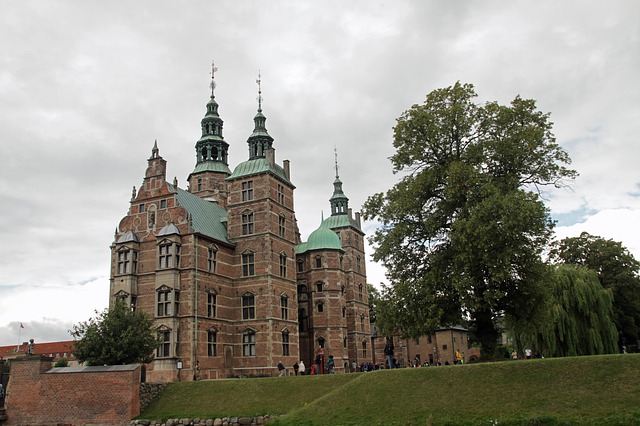 【ローゼンボー城】17世期に建設されたデンマーク王の離宮